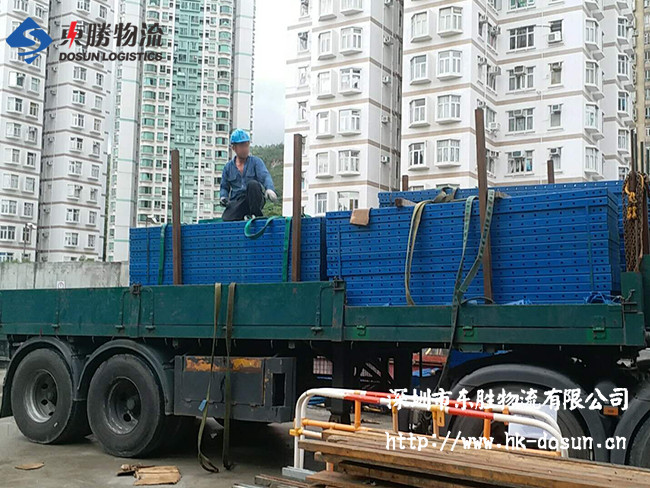 珠港澳大橋客貨車(chē)通行的具體步驟--深圳市東勝物流;中港物流,中港專線,中港拖車(chē)運(yùn)輸,深圳到香港物流-深圳東勝物流公司,專注中港物流14年 珠港澳大橋客貨車(chē)通行的具體步驟--深圳市東勝物流;中港物流,中港專線,中港拖車(chē)運(yùn)輸,深圳到香港物流-深圳東勝物流公司,專注中港物流14年